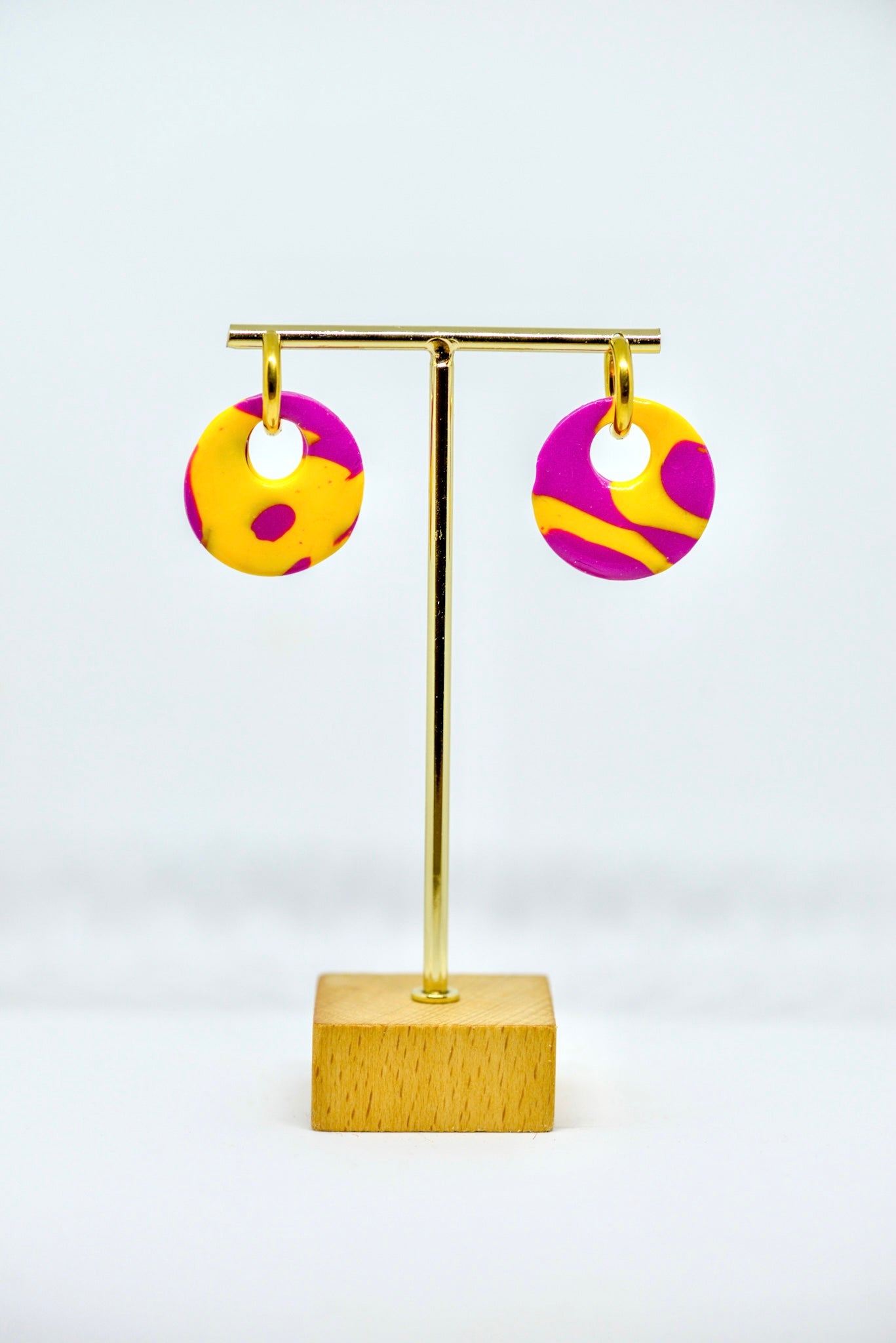 Boucles d'oreilles forme ronde avec anneaux