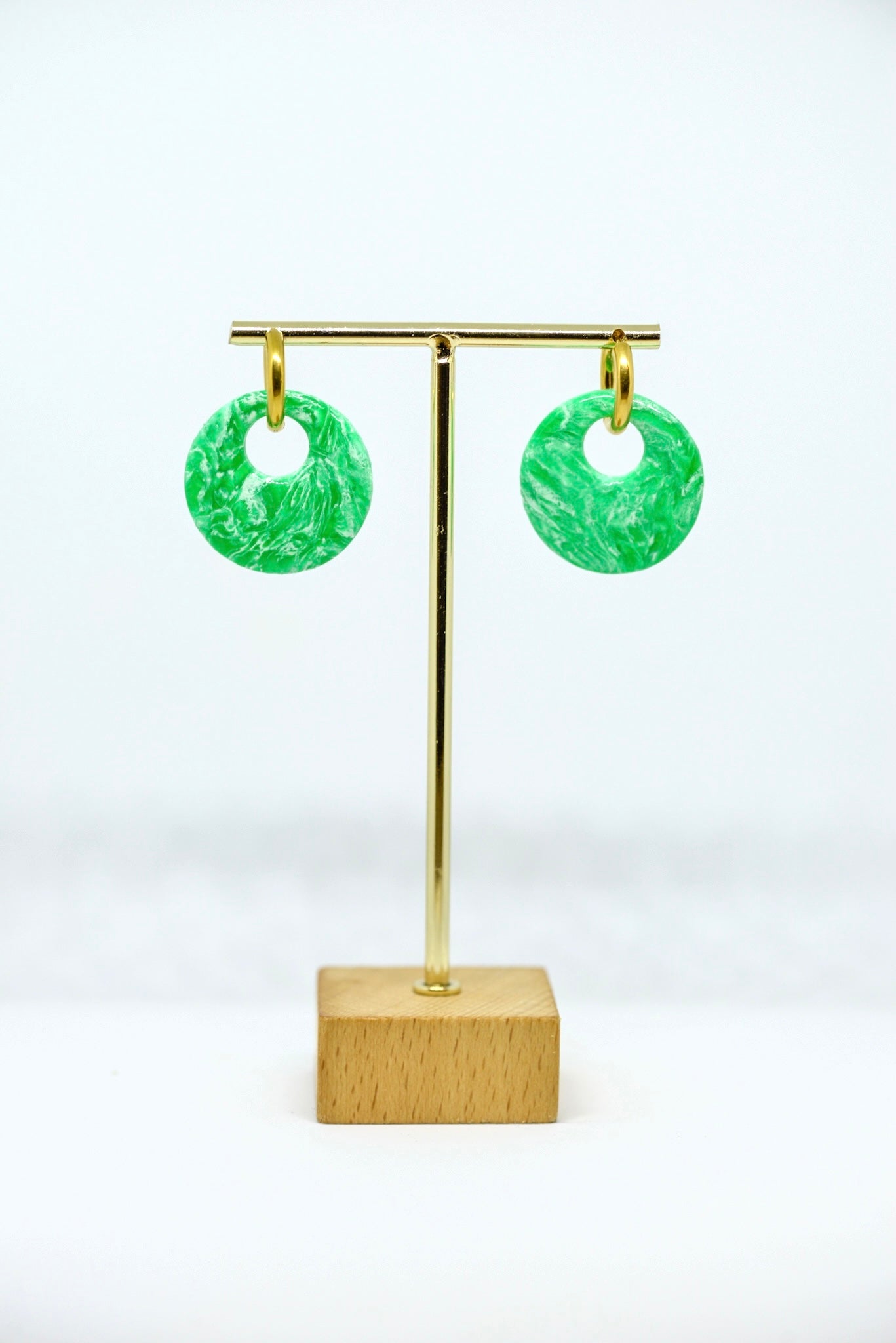 Boucles d'oreilles forme ronde avec anneaux