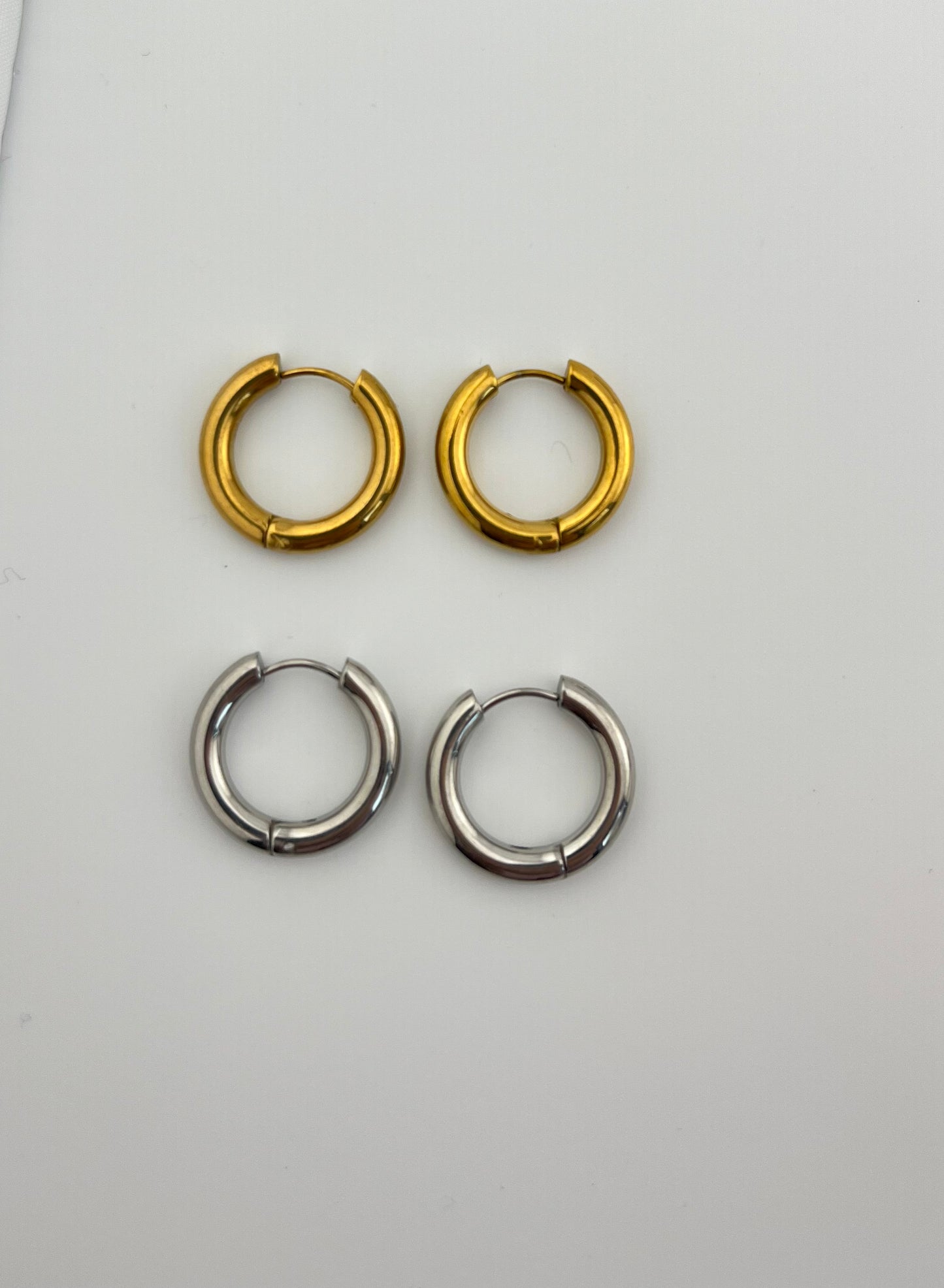 Boucles d’oreilles cœur en argile polymère • Paris