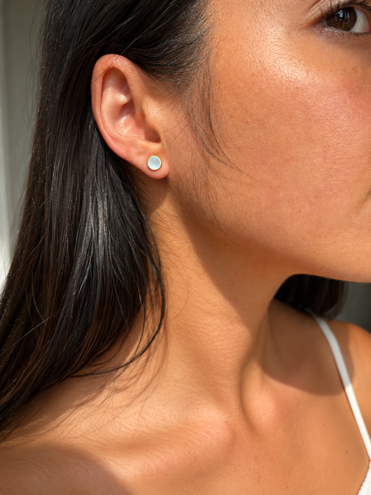 Boucles d'oreilles puce en nacre