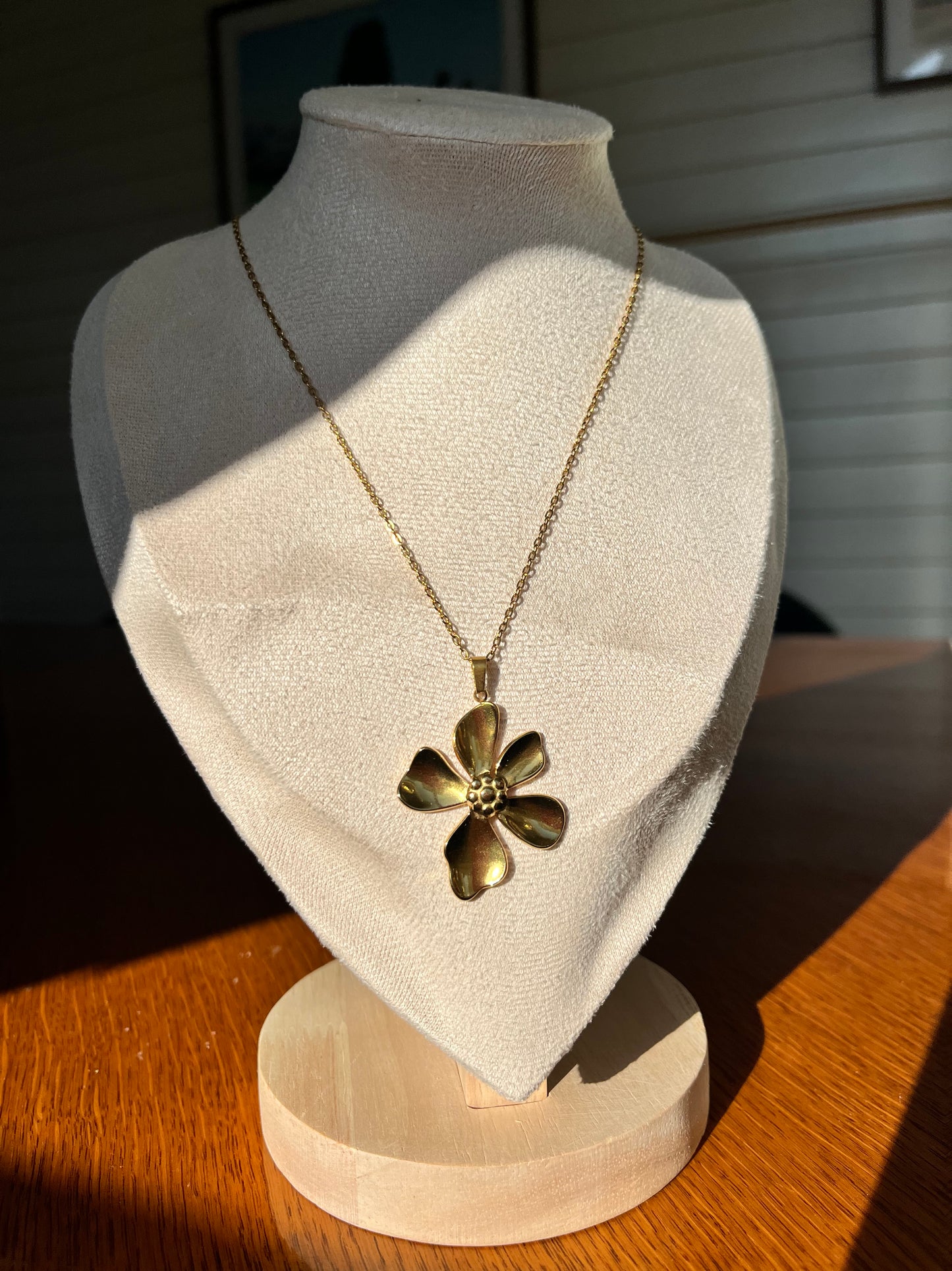 Collier fleur en acier inoxydable