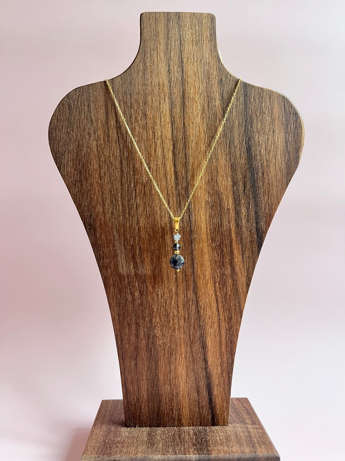 ✨ Collier en pierre naturelle