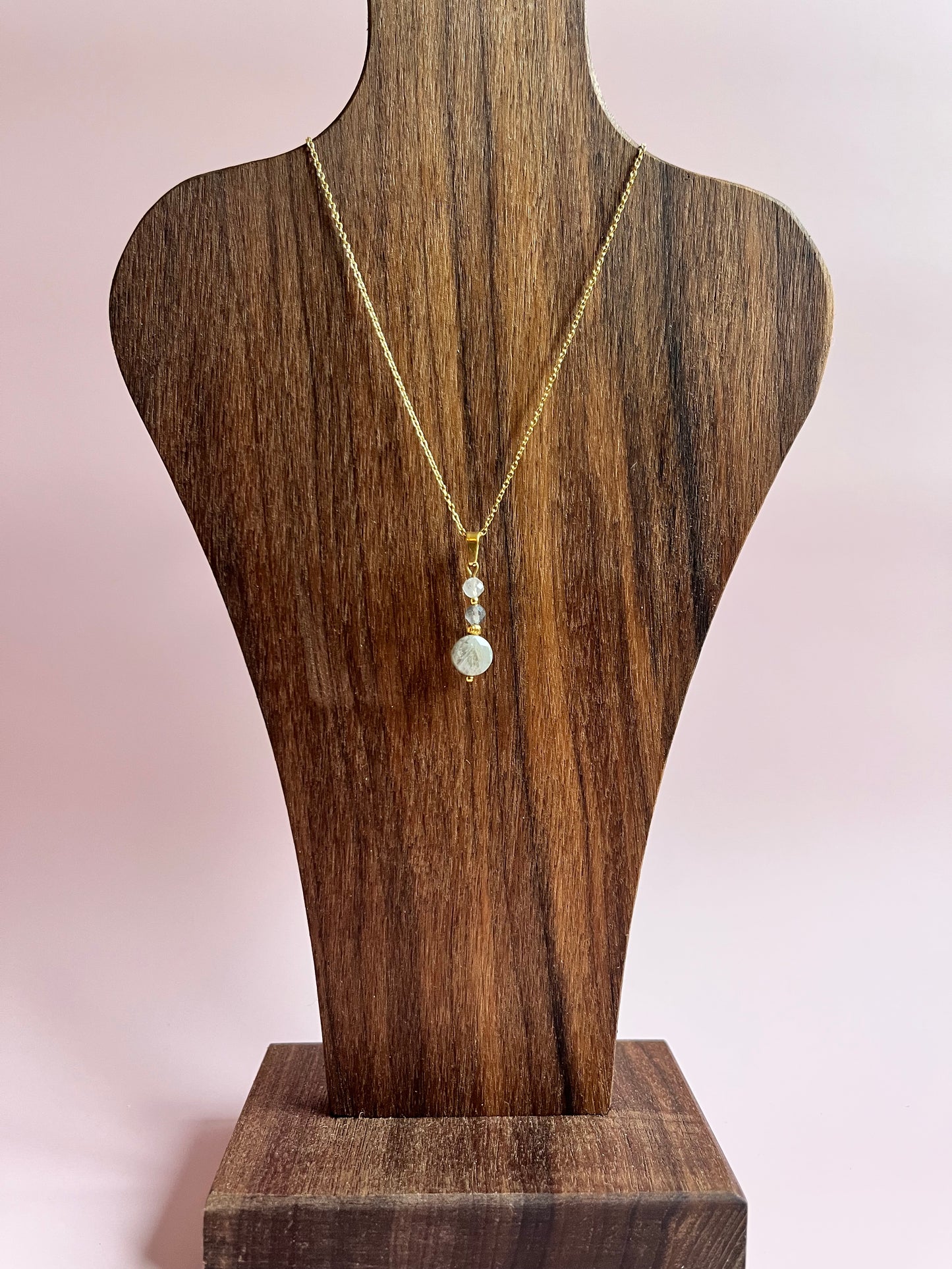 ✨ Collier en pierre naturelle