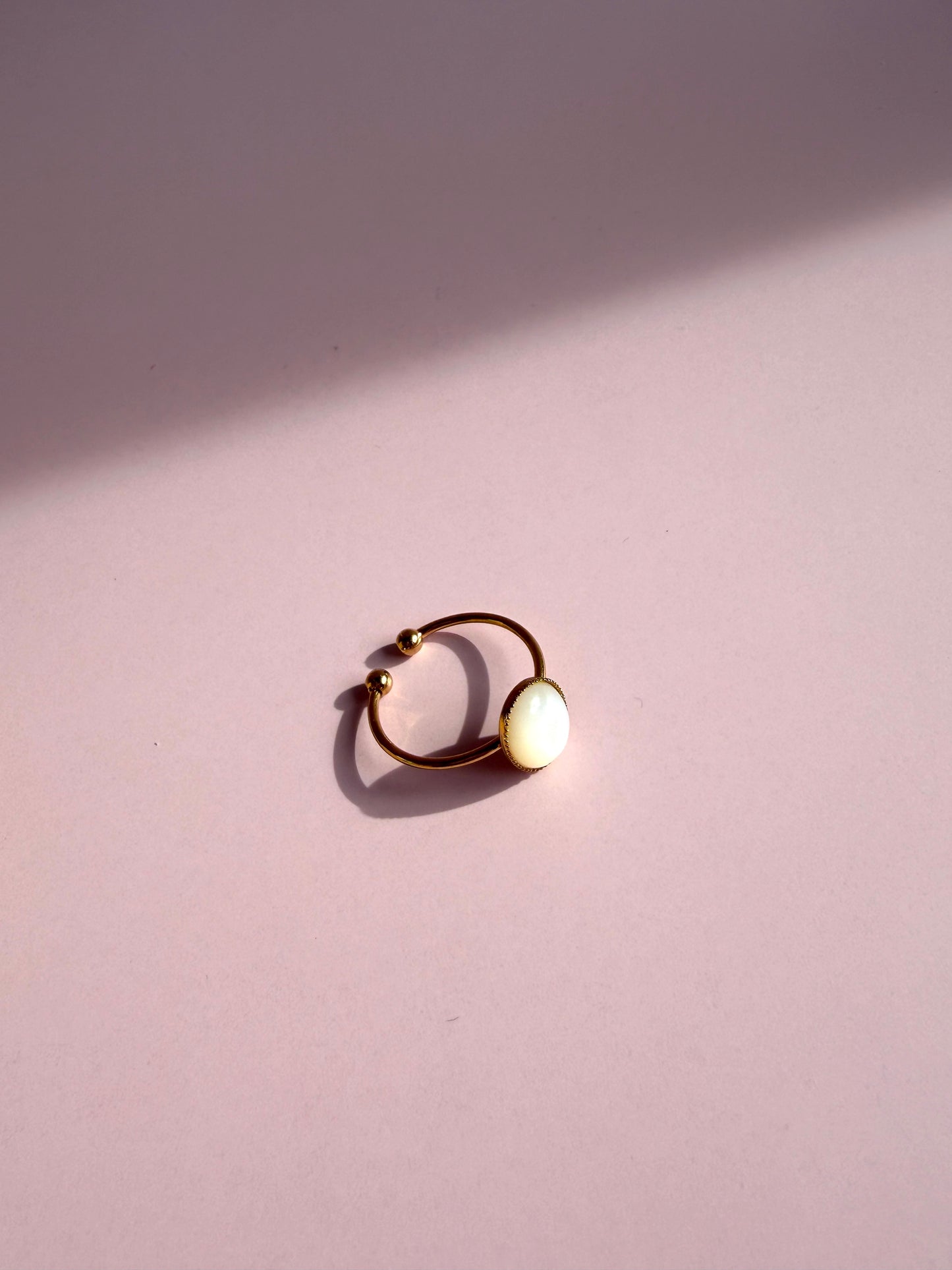 Bague en nacre et acier inoxydable ajustable